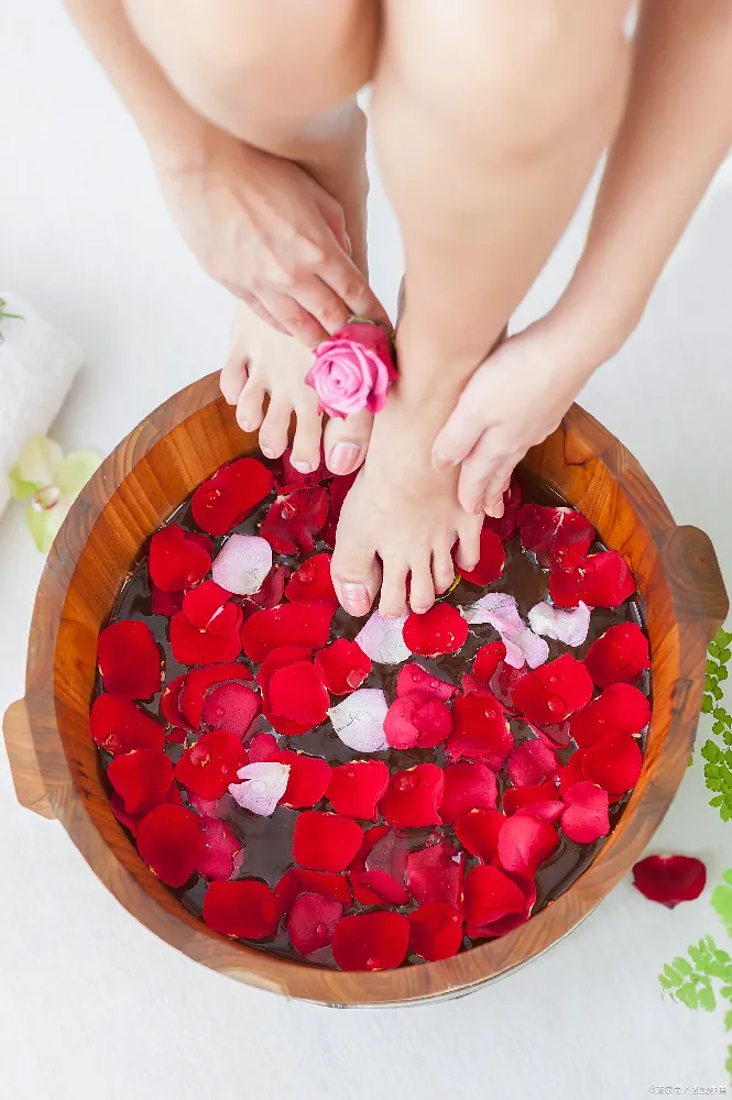 The Art of Application: Foot Therapy Techniques and the Tai Chi Wuji Ritual