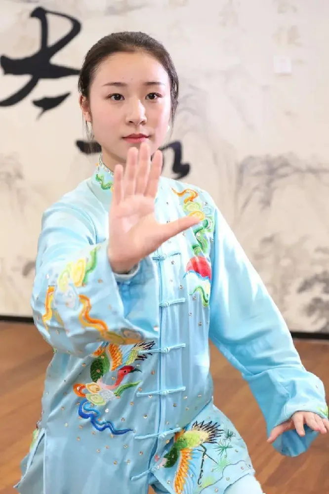 Tai Chi for Women: The Ultimate Guide to Benefits and Getting Started