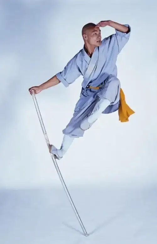 Your Toolkit: From Bare Hands to Legendary Weapons